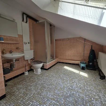 Freundliches Mit Gemeinschaftskueche Und Gemeinschaftsbad 하노버