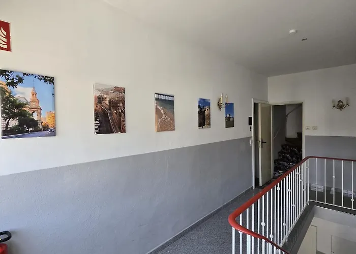 Freundliches Mit Gemeinschaftskueche Und Gemeinschaftsbad 民宿