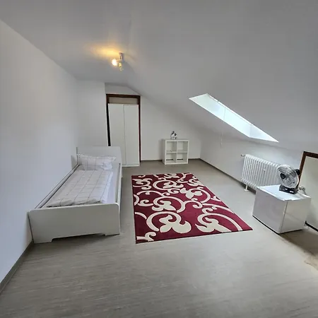 Freundliches Mit Gemeinschaftskueche Und Gemeinschaftsbad Quarto em Acomodações Particulares Hanôver