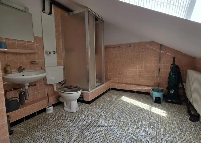 Freundliches Mit Gemeinschaftskueche Und Gemeinschaftsbad Hannover